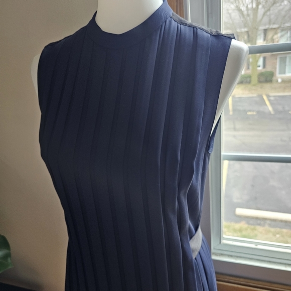 REISS Size 4 Navy Linnea Pleated Sleeveless Dress - Picture 5 of 12